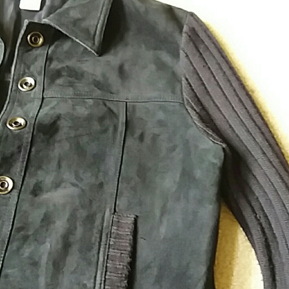 Black jacket - Picture 3 of 5